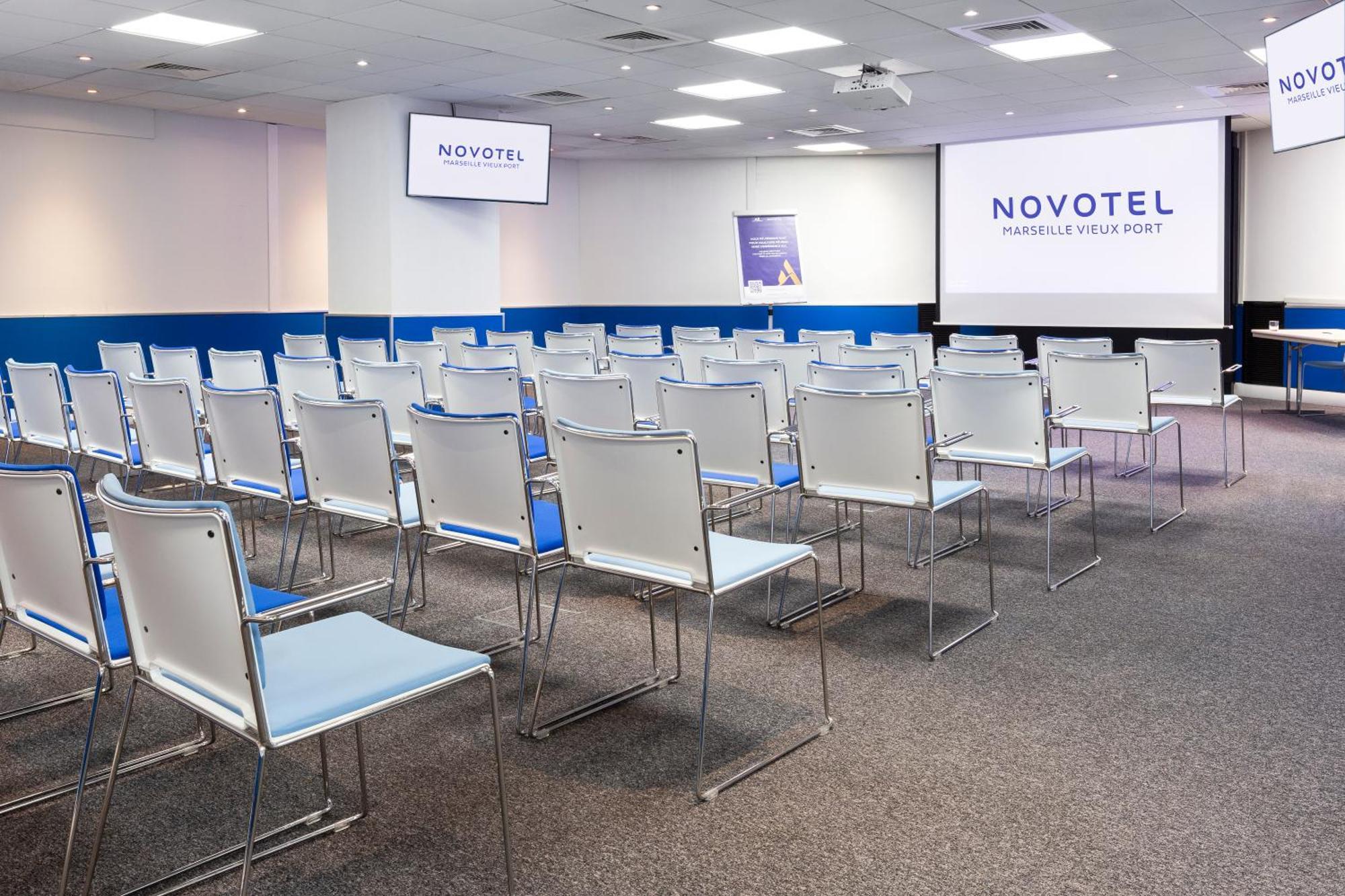 Novotel Vieux Port 4*